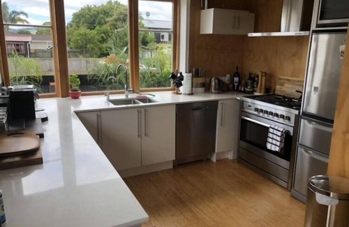 Whangamata House | Cozy Whanga Escape