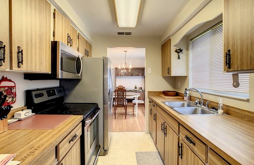Venice House | Cozy Whole Home Half Mile From Venice Island