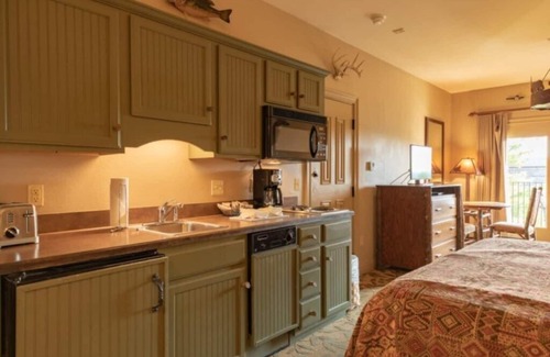 Big Cedars Cabin | Cozy Wilderness Club at Big Cedar, 2 Bedroom Cabin