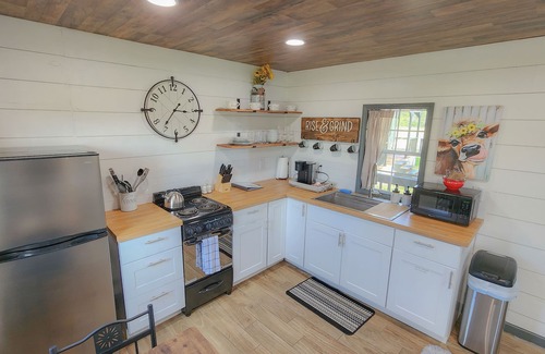 Moulton Cabin | Cozy Wildflower Cabin on a True Texas Ranch!