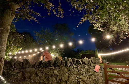 Dwyran Cabin | Cozy Winter Hot Tent With Log Burner, Tv & Hot tub