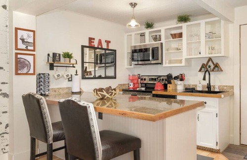 Rendezvous Condo | Cozy Winter Park Riverfront Studio~ Walk Downtown