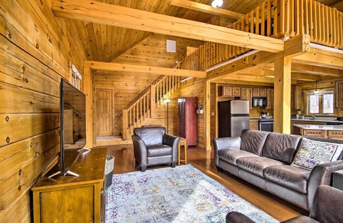 New Market Cabin | Cozy Winter Retreat: Great Location & Pet Friendly