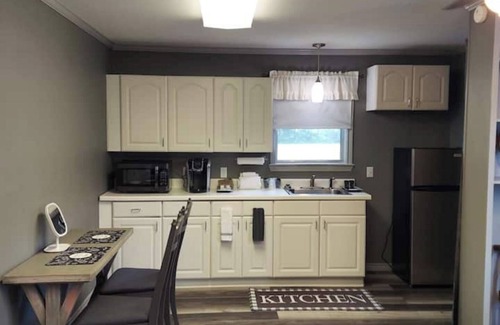 Mineola Cottage | Cozy with Local Airport View