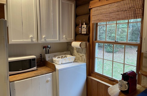 Hastings Highlands Cottage | Cozy Wood log cottage