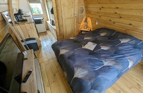 Saint-Eulien House | Cozy Wooden Cabin with Terrace and Parking in Renovated Family Property