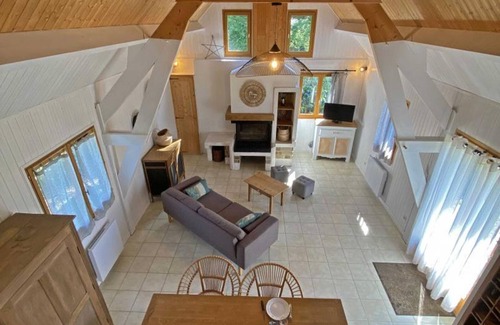Chaumont Cottage | Cozy Wooden Chalet with Fireplace, Terrace, Near Forest – Ideal for Couples
