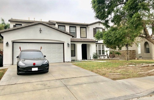 Eastvale Apartment | Cozy Workstay ✿ Steps away from park