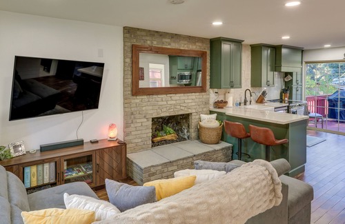 Wrightwood Cabin | Cozy Wrightwood Cabin: Family & Pet Friendly!