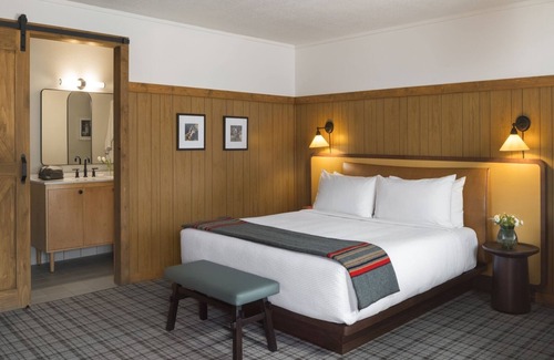 Jackson Hotel | Cozy Wyoming Lodge Just 5 Mins from Jackson Hole City Center w/Dining