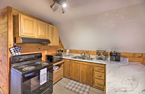 Adams Cabin | Cozy Yatesville Lake Cabin Rental in Louisa!