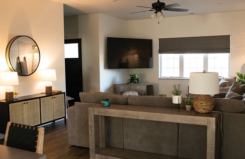 Norfolk House | Cozy yet refined by Waterpark/ball fields and downtown area