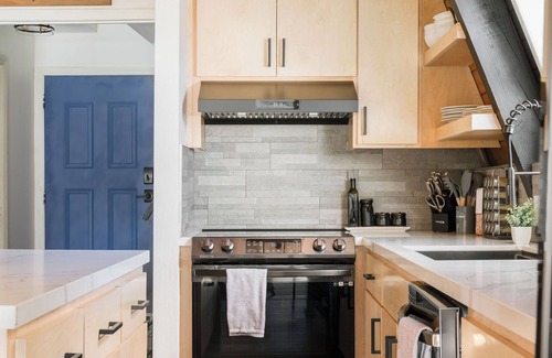 Yosemite Forks Cabin | Cozy Yosemite 3-BR Sunset Mountain Views