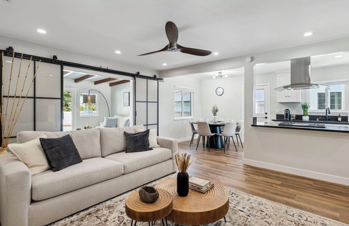 Birdland House | Cozy Zen Pool Jacuzzi Home in the Heart of San Diego