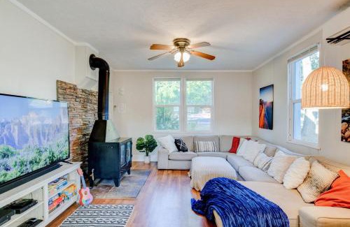 La Verkin House | Cozy Zion farmhouse, cool or hot swim spa, fireplace & firepit