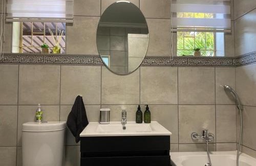 Eldoraigne Apartment | CozyatCaley - Private Apartment
