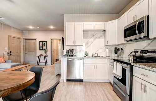 Bammel Apartment | CozyCypress 2/2 Apt, Full Kitch, W/D, FreeParking!