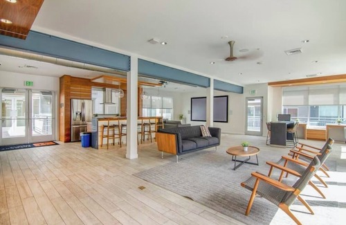 Salt Lake City Apartment | Cozyfullcondo-Sleep3-AC-WiFi-pool-hot tub-Gym in lovely SLC. 15mintsSLC airport