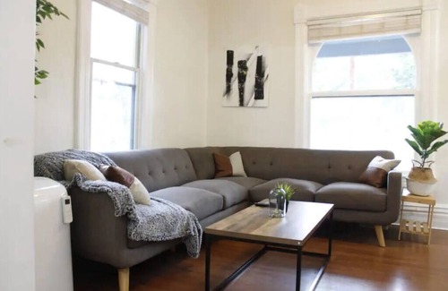 Pueblo Apartment | CozyModern Victorian Pet-friendly 2BRApt in Pueblo