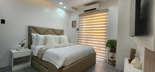 Malabanias Apartment | CozyNest - Modern 1 Bedroom Gem Luxury Smart Unit