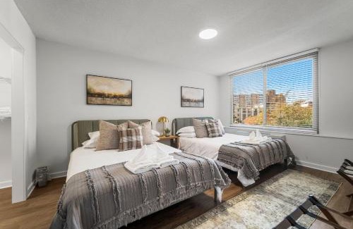 Aurora Highlands Apartment | CozyRetreat Sleeps 6 FreeParking DC Airport Metro