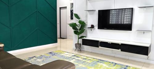 Sungai Jarom House | CozyRizqy Homestay at Kebun Baru - 3R2B