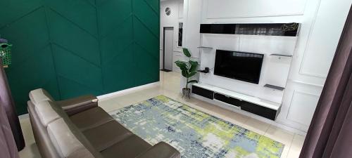 Sungai Jarom House | CozyRizqy Homestay at Kebun Baru - 3R2B
