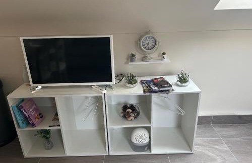 Gortaclare Apartment | CozyStudioOmaghContinentalBreakfastincluded