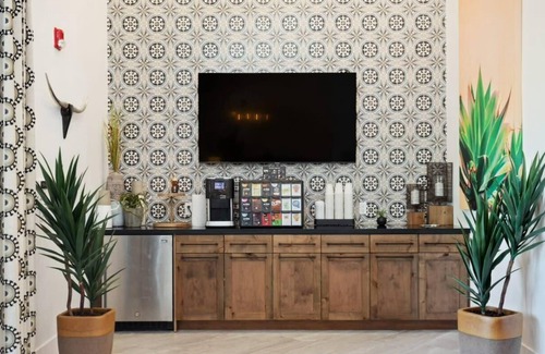 Chandler Apartment | CozySuites at Chandler