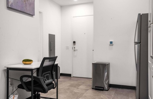 Cultural District Apartment | CozySuites Chic 1BR in Downtown Pitts #6