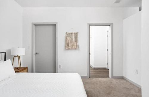 Kennedy King Apartment | CozySuites I Trendy 1BR Bottleworks Indy #3