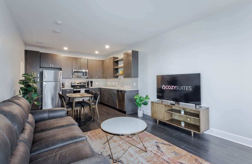 Central Business District Apartment | Cozysuites l Luxe 2BR in Downtown Cincinnati #4