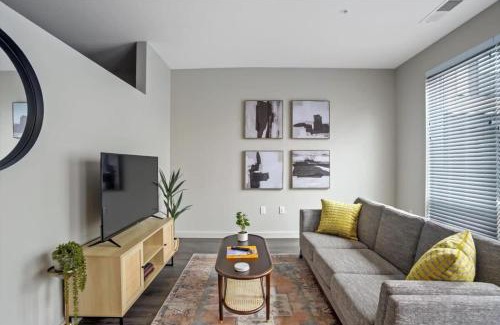 Lower Lawrenceville Apartment | CozySuites Modern 1BR, Lawrenceville