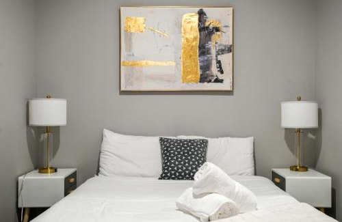 Cultural District Apartment | CozySuites Modern 1BR in Downtown Pitts 9