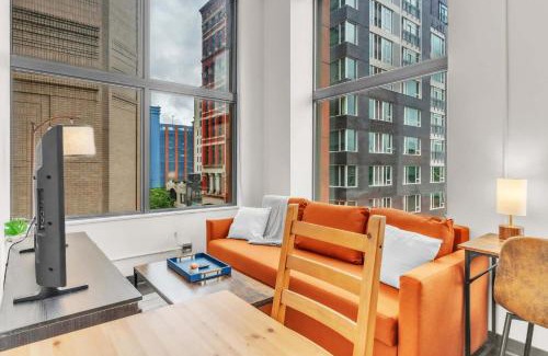 Cultural District Apartment | CozySuites Modern 1BR in Downtown Pitts #20