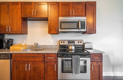 Music Row Apartment | CozySuites MusicRow Astonishing SDO free parking22