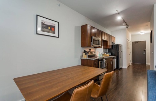 Music Row Apartment | CozySuites MusicRow Astonishing Studio free parking 53