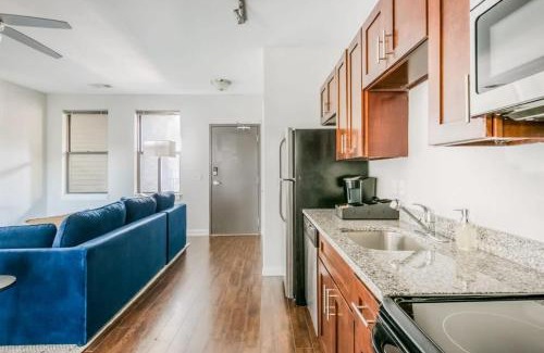 Music Row Apartment | CozySuites MusicRow Classy 1BR w free parking 39