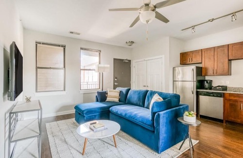 Music Row Apartment | CozySuites MusicRow Classy 1BR w free parking 61