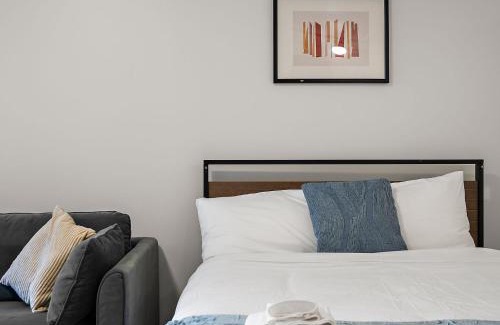 Warehouse District Apartment | CozySuites NLG - Modern studio condo #18
