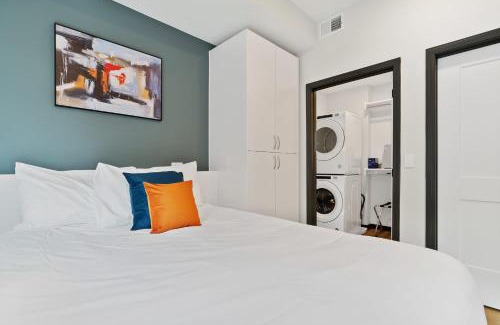 Lockerbie Square Apartment | CozySuites on Mass with garage parking #14