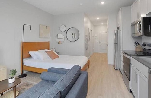 Lower Lawrenceville Apartment | CozySuites | Roomy SDO, Lawrenceville