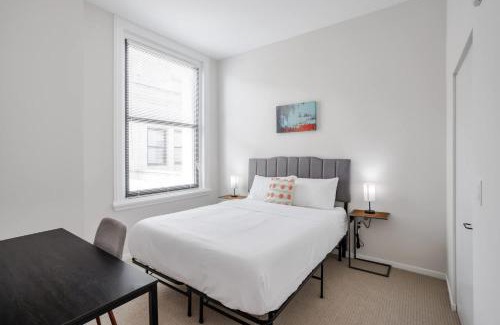 Downtown Cincinnati Apartment | CozySuites Sky Central #4