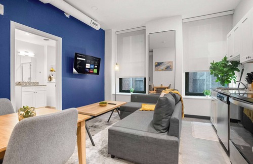 Cultural District Apartment | CozySuites Stunning 1BR in Downtown Pitts #14