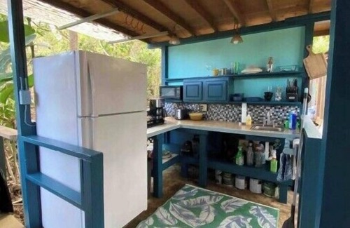 Kealakekua House | CozyTiki cottage w/2 private rooms, outdoor kit/bathn