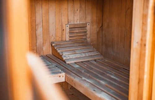 Kamenice Apartment | CozyTiny house at lake with sauna