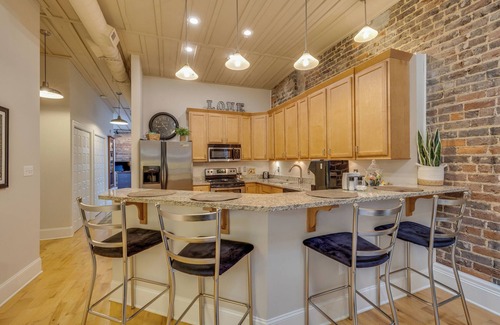 Bristol Apartment | CozyUrbanLoft-Unwind,HardRockCasino,Music