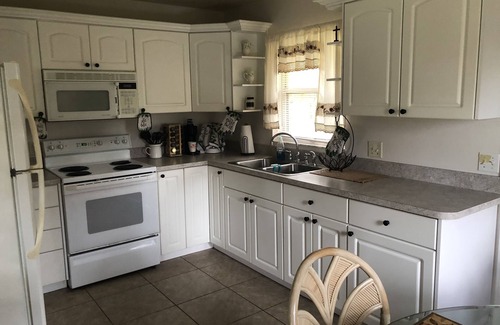 Vero Beach House | Cozzi cottage paradise with private entrance