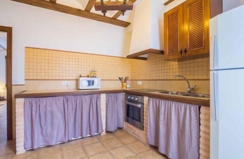 Canaleja Cottage | CR El Charquillo Eugenia for 4 persons with whirlpool bathtub