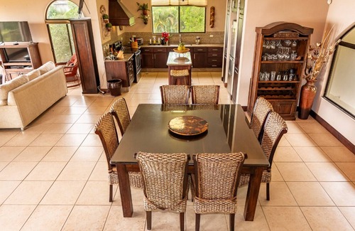 San Ramon House | CR Mariposa Gateway